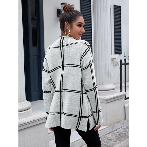 Grid Print Mock Neck slit side Sweater white black turtleneck - Picture 2 of 5